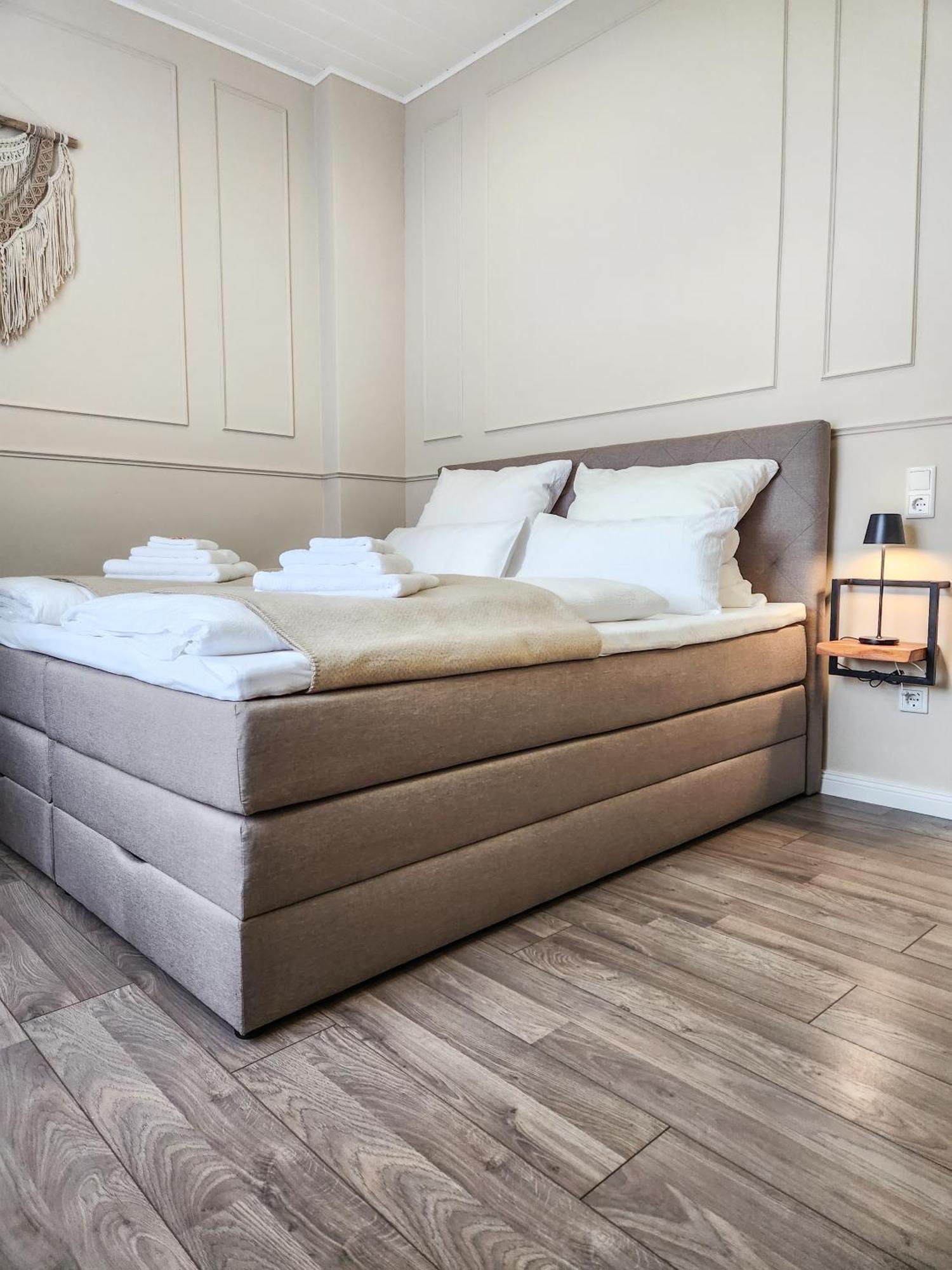 Geli Homes L1 - 2X Zimmer, 2X Kingsize Bett, 1 Bis 4 Personen, Parkplatz, Tv, Wifi, Top Kueche, Kaffee, Tee Lünen Zewnętrze zdjęcie